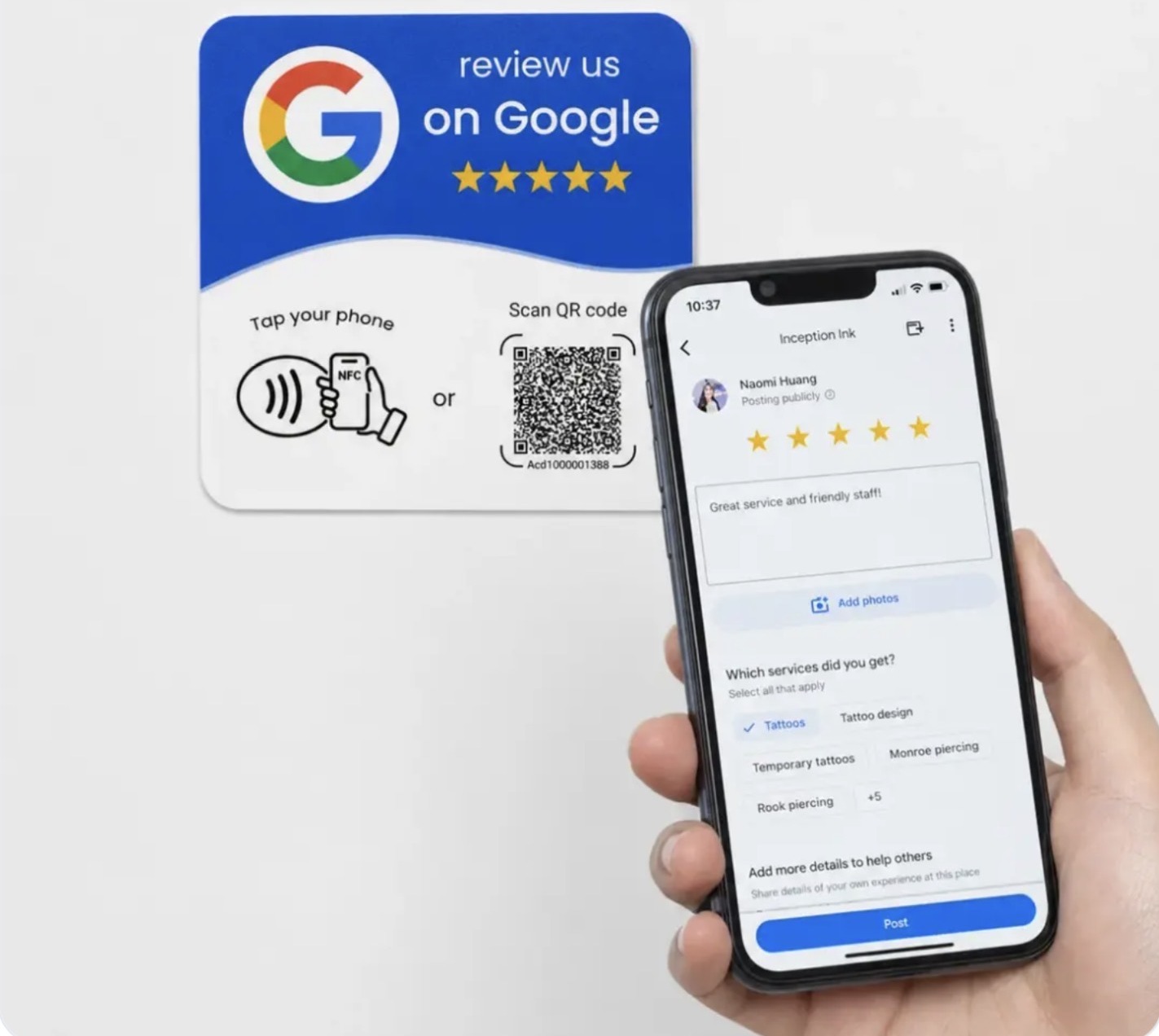 QR-reviewkaart wordt gescand met een telefoon